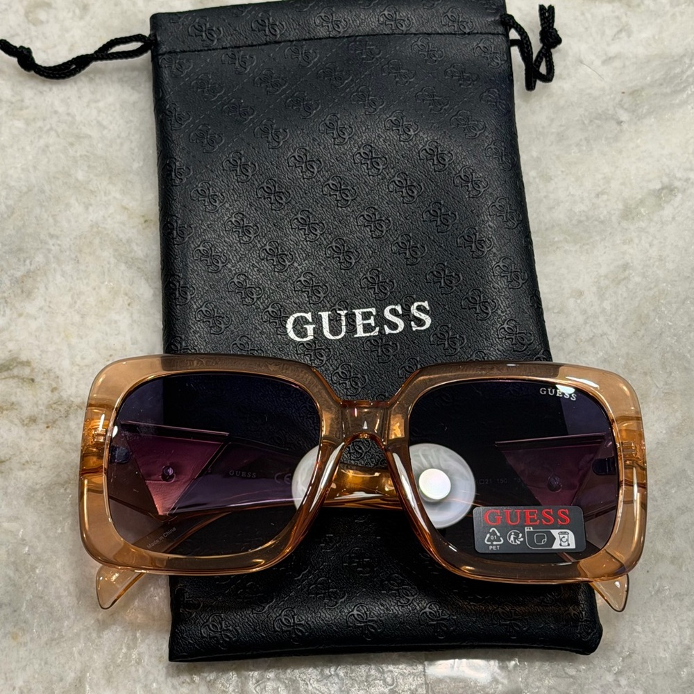 GUESS Women’s Square Sunglasses — Amber Frame, Dark Lenses
